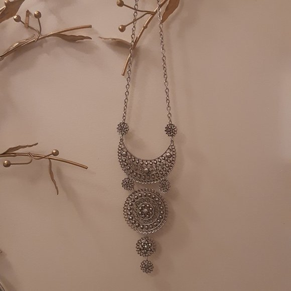 Long Silver Tone Necklace - Picture 3 of 4